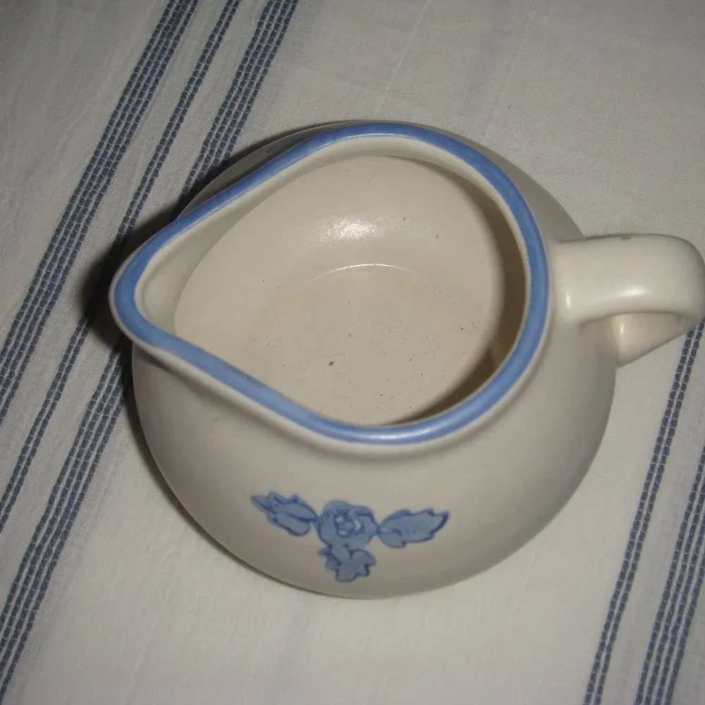 Pfaltzgraff Yorktowne Creamer Gravy